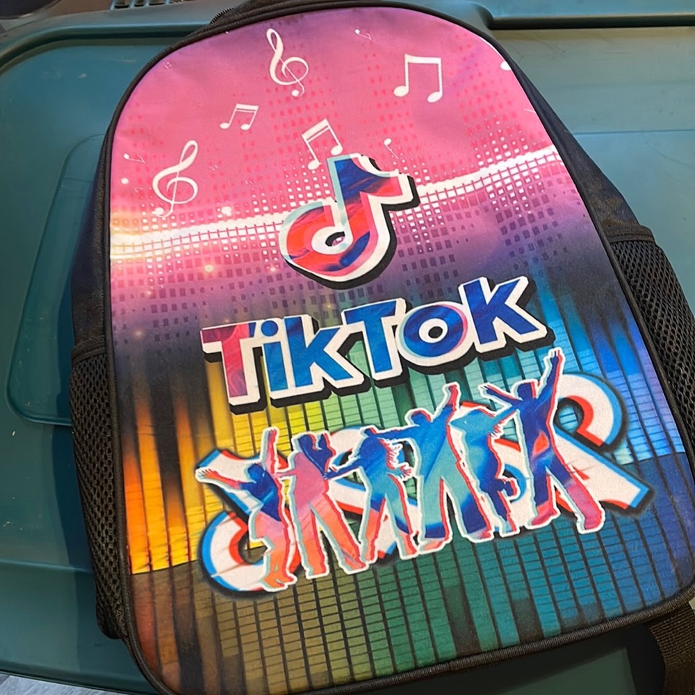 🎒🎤 Tik Tok Backpack 🎤🎒 - Picture 1 of 10